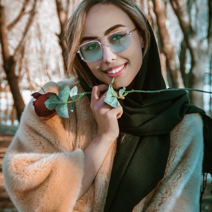 Portrait of Ananya meditation instructor